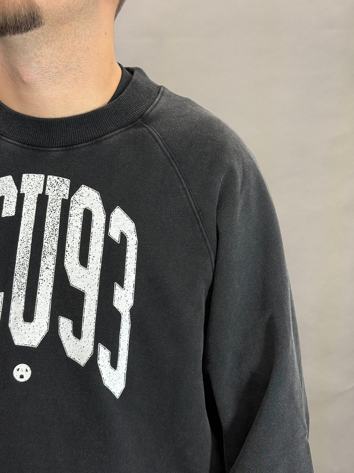College Crewneck washed black