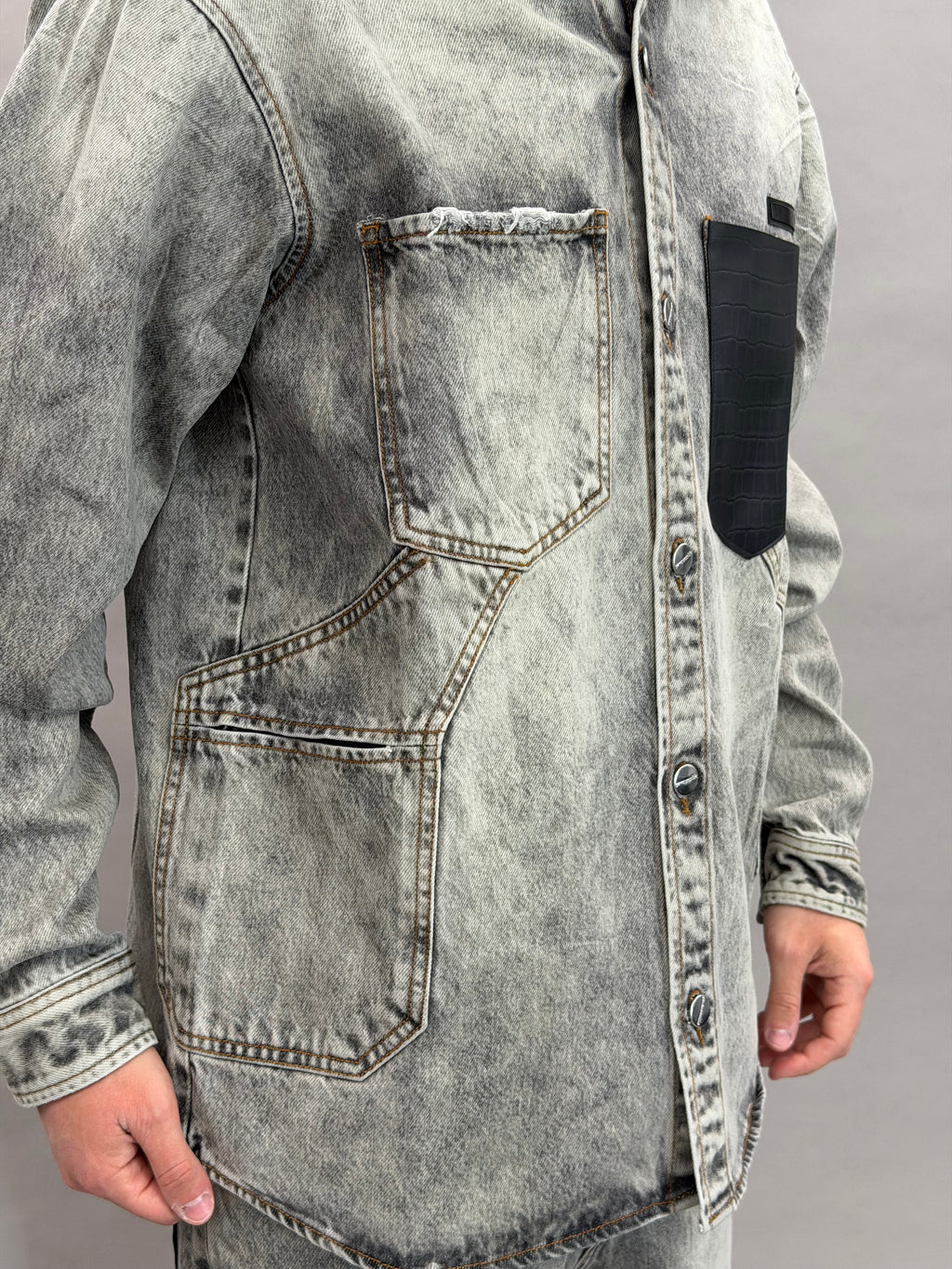 ShirtJ190 GV