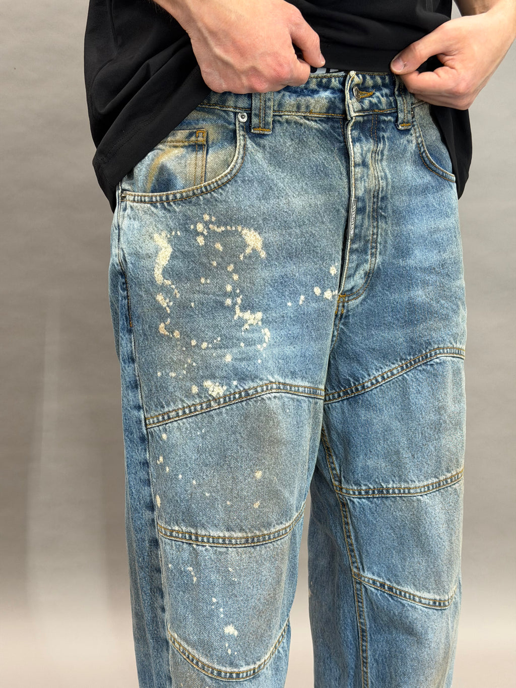 Baggy Knee Sprayed&Ammonia