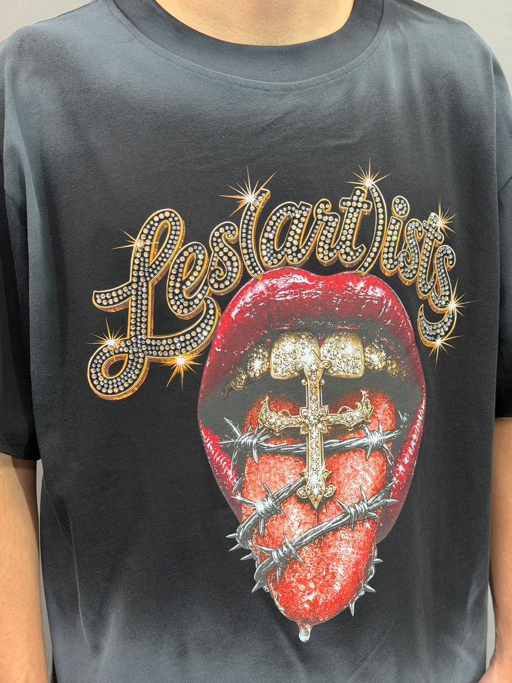 Tongue “LA”