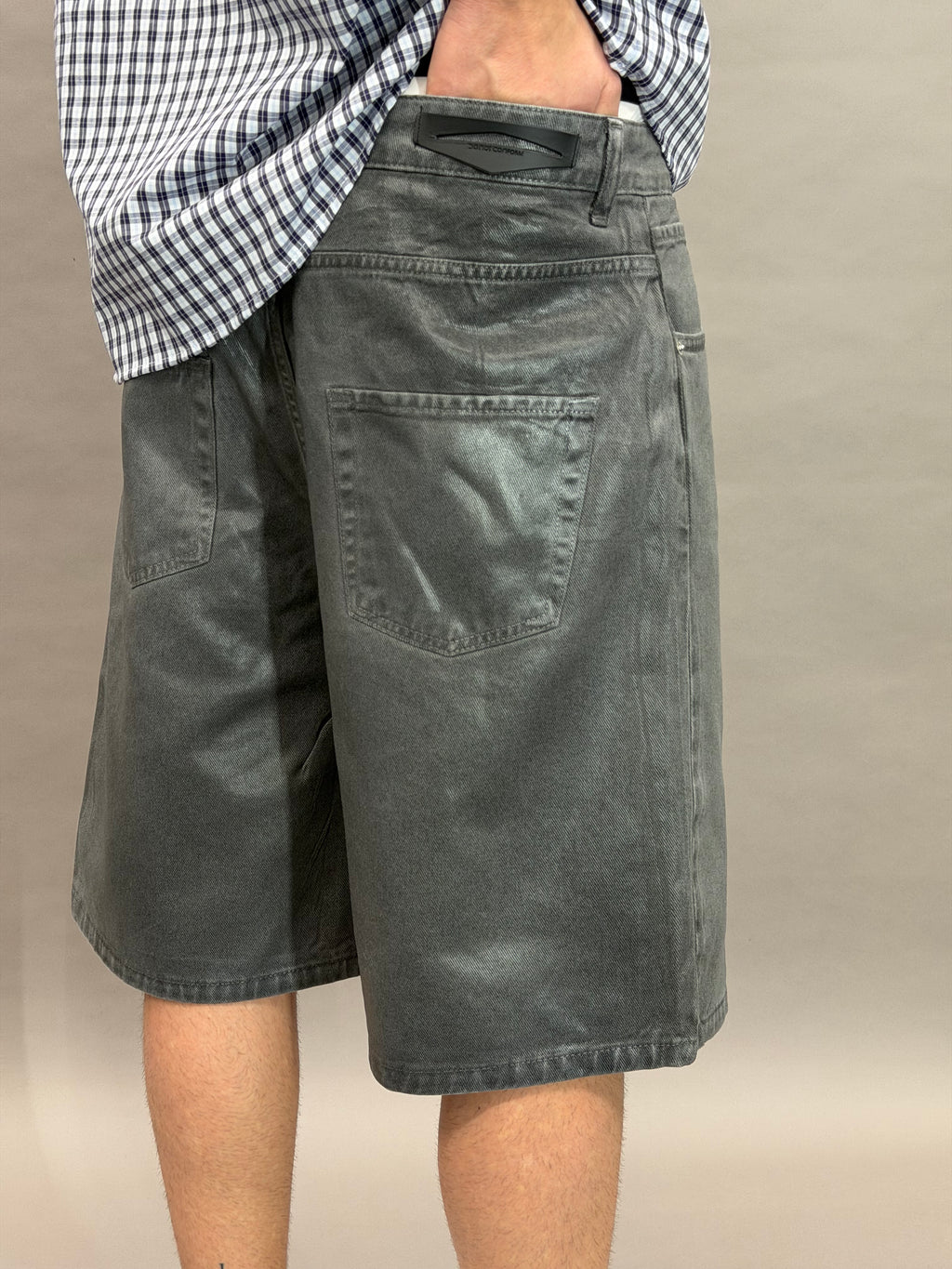 Short Grey Waxed Leather