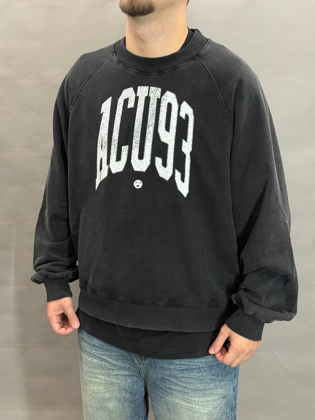 College Crewneck washed black