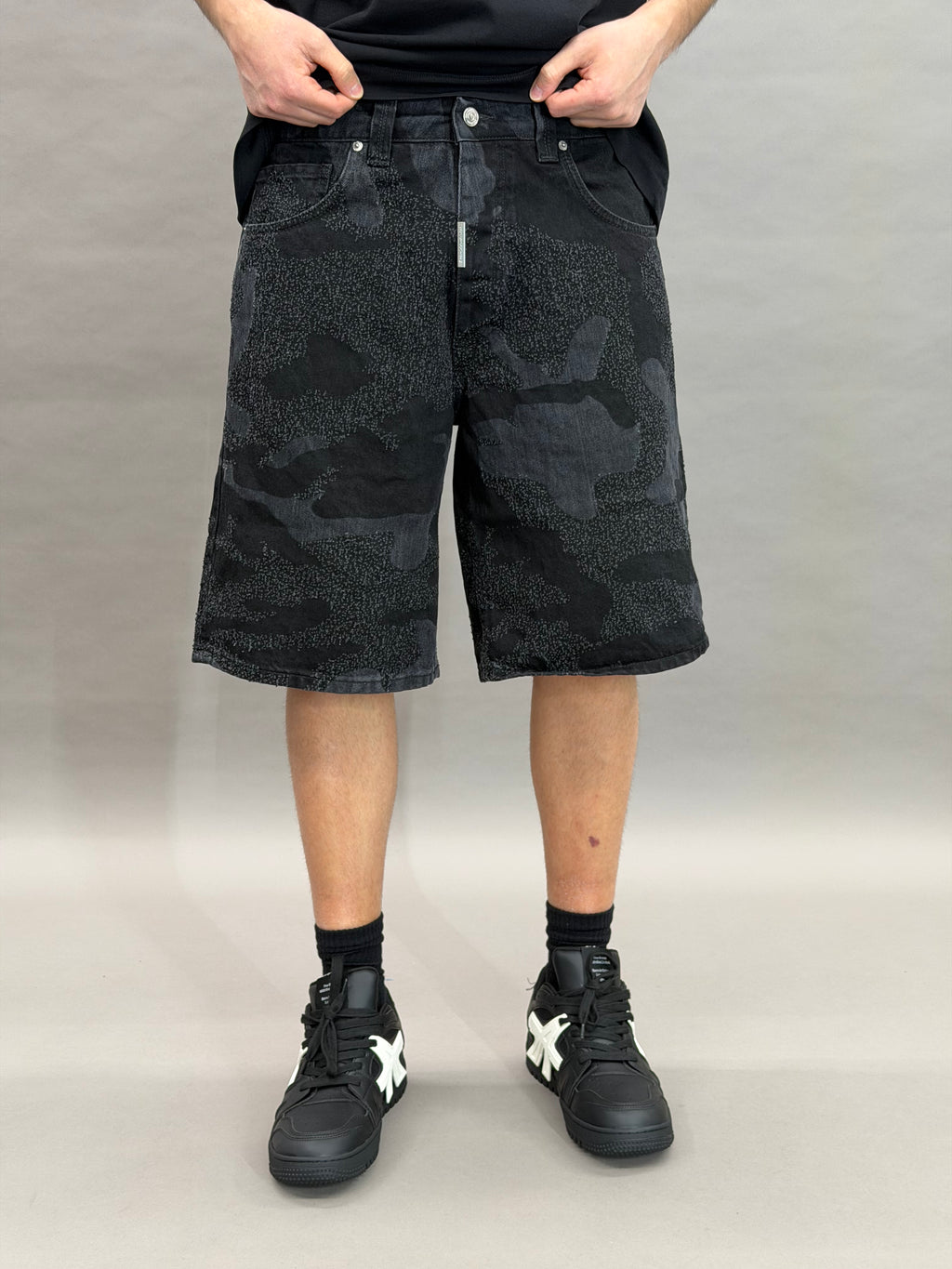 Short Black Dirty Pixel Camo