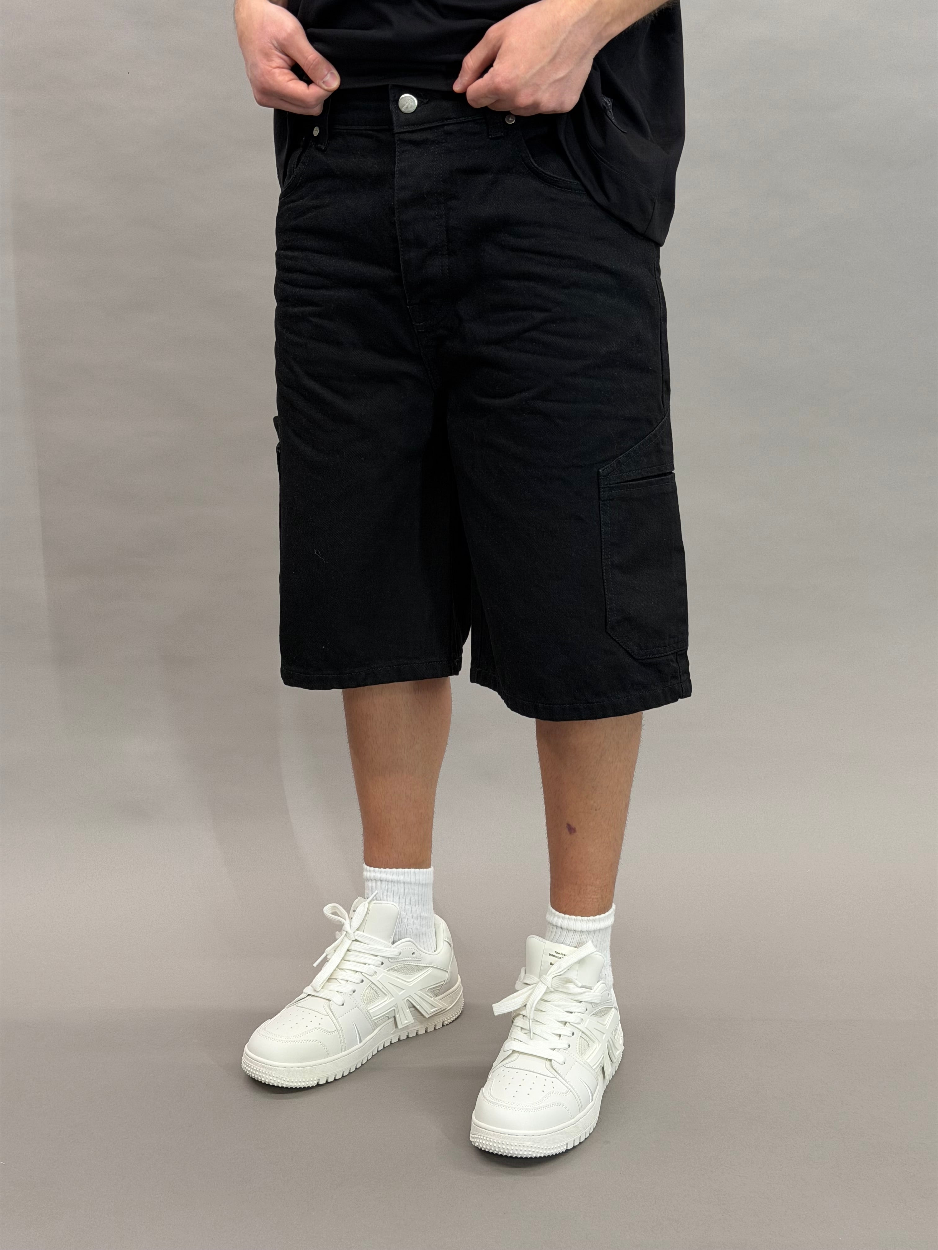 ShortJ370 GV