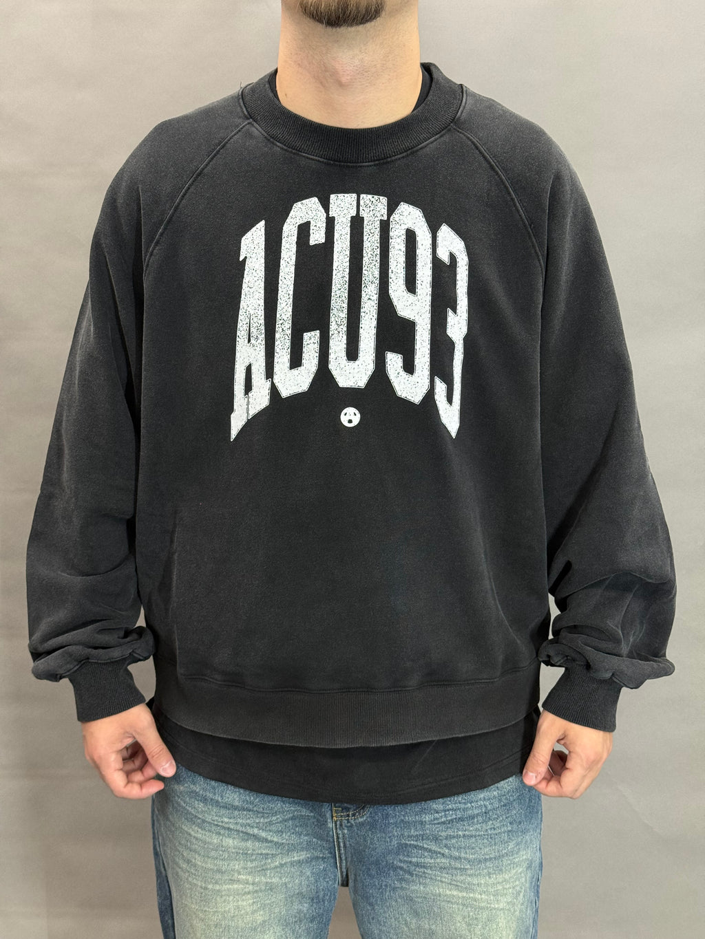 College Crewneck washed black