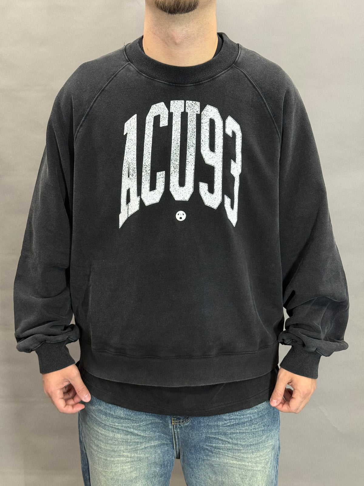 College Crewneck washed black