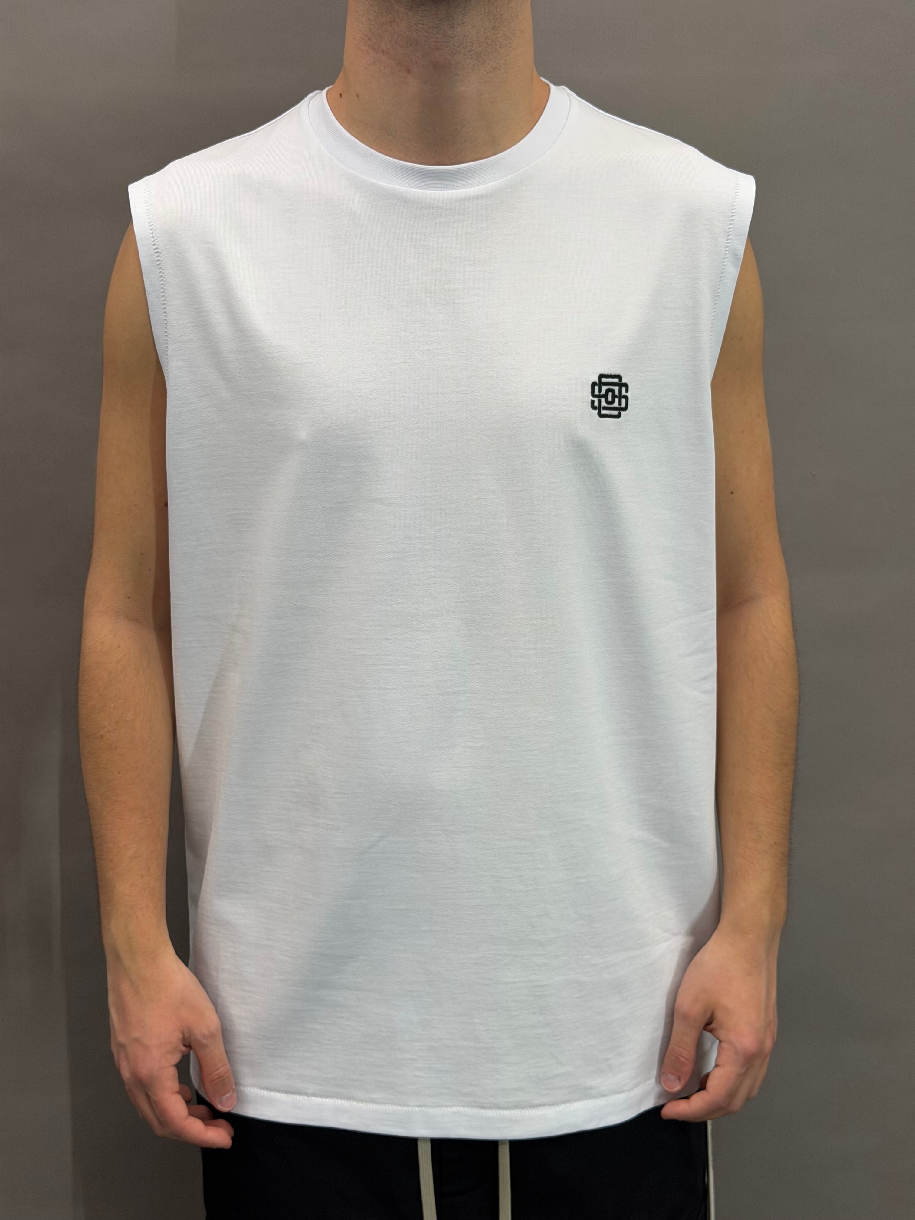 Logo Armhole White
