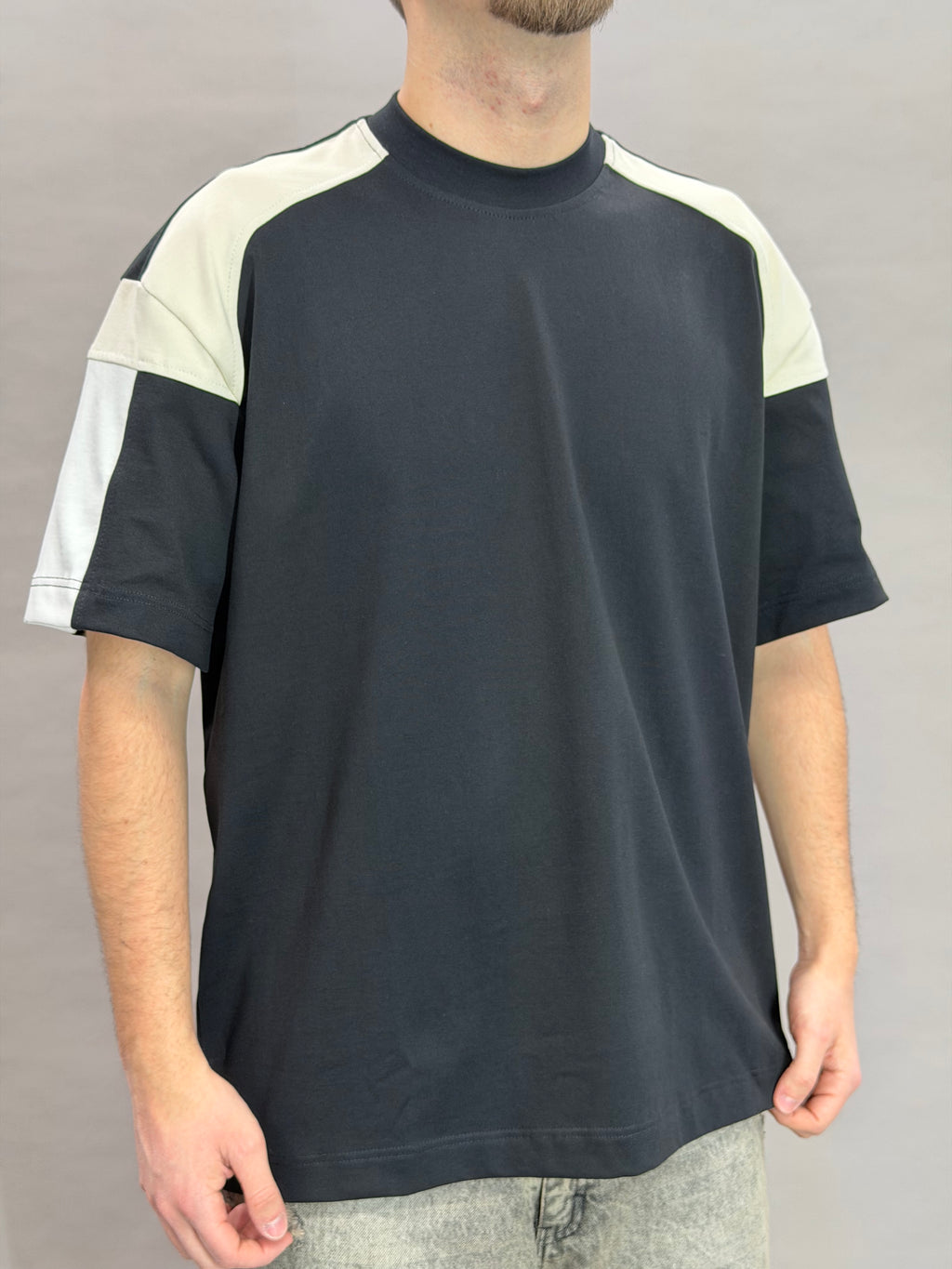 T7002 Black