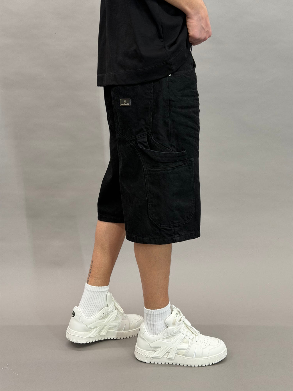 ShortJ370 GV