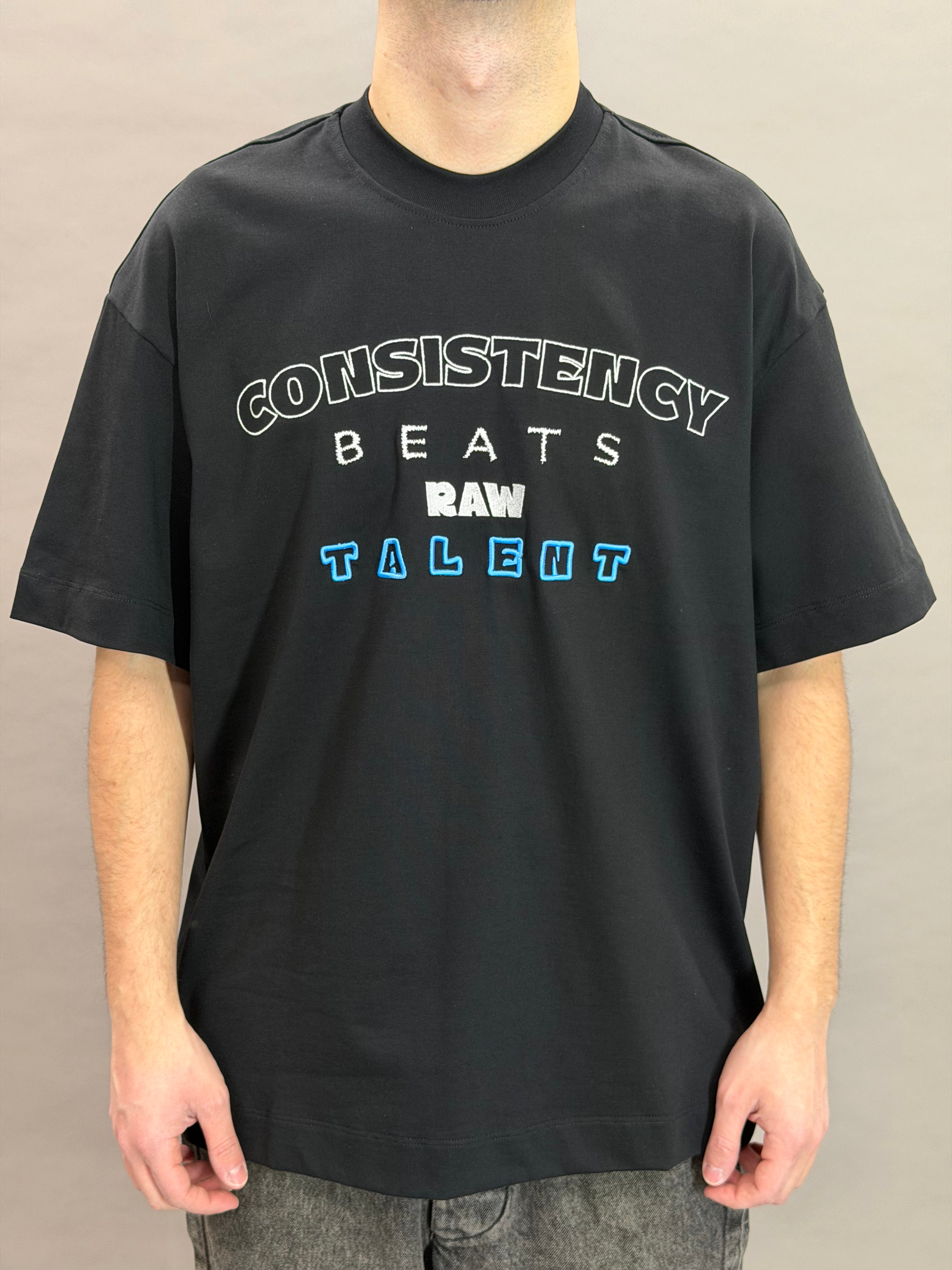 T7012 Black