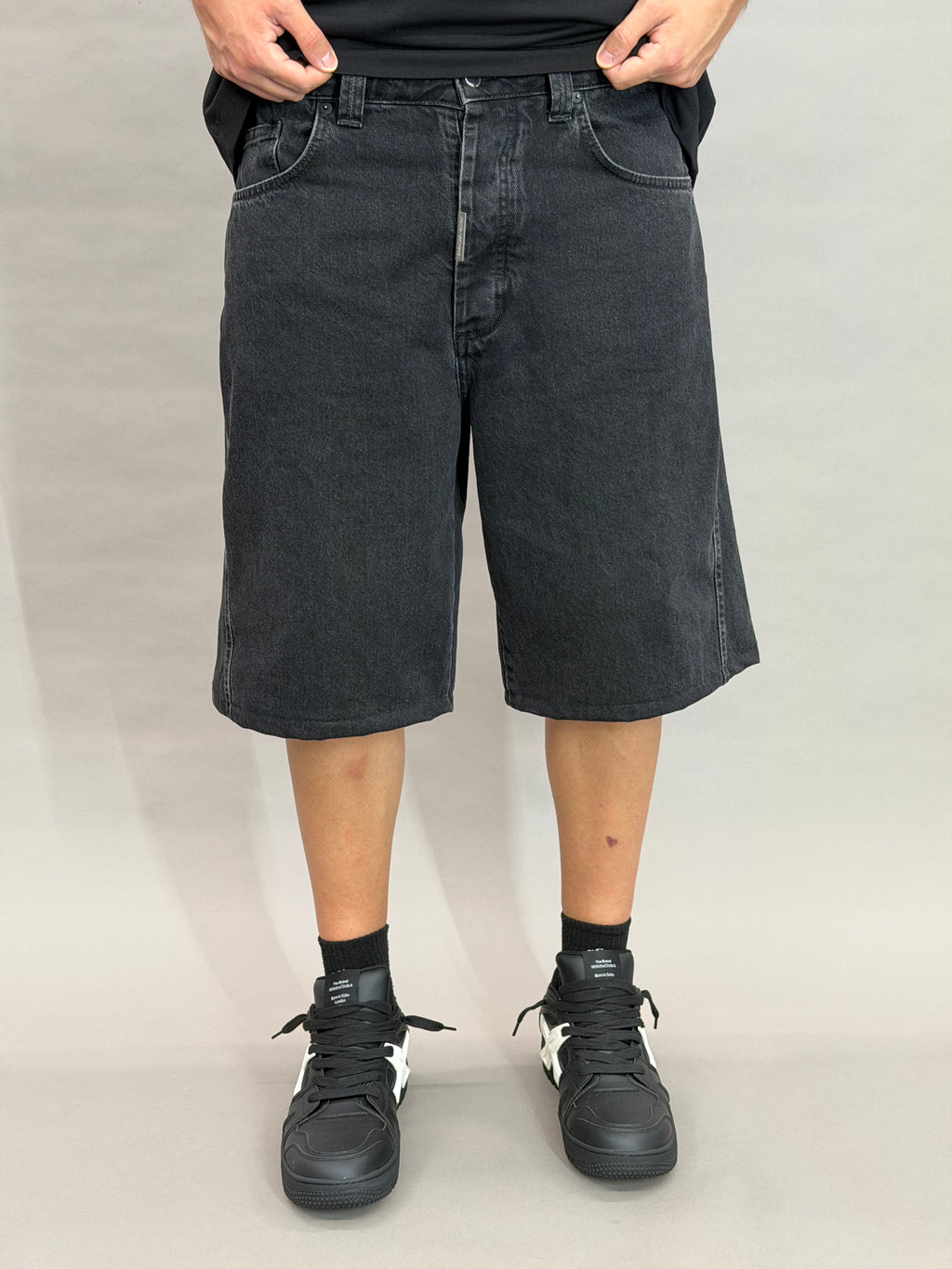 Twisted Black Grey